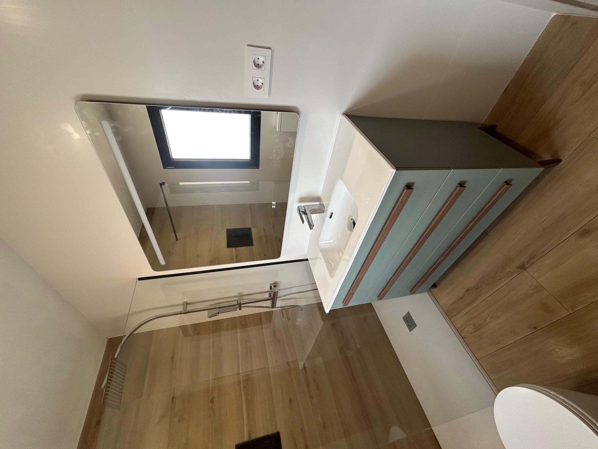 Baño con ducha reformado en Granada